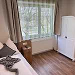 Sleep Self Check In 3* إنس