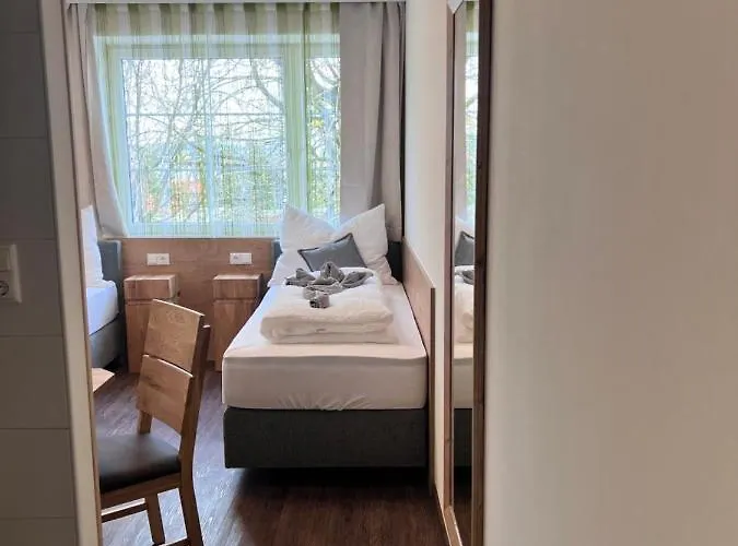 Sleep Self Check In Gasthof 3*